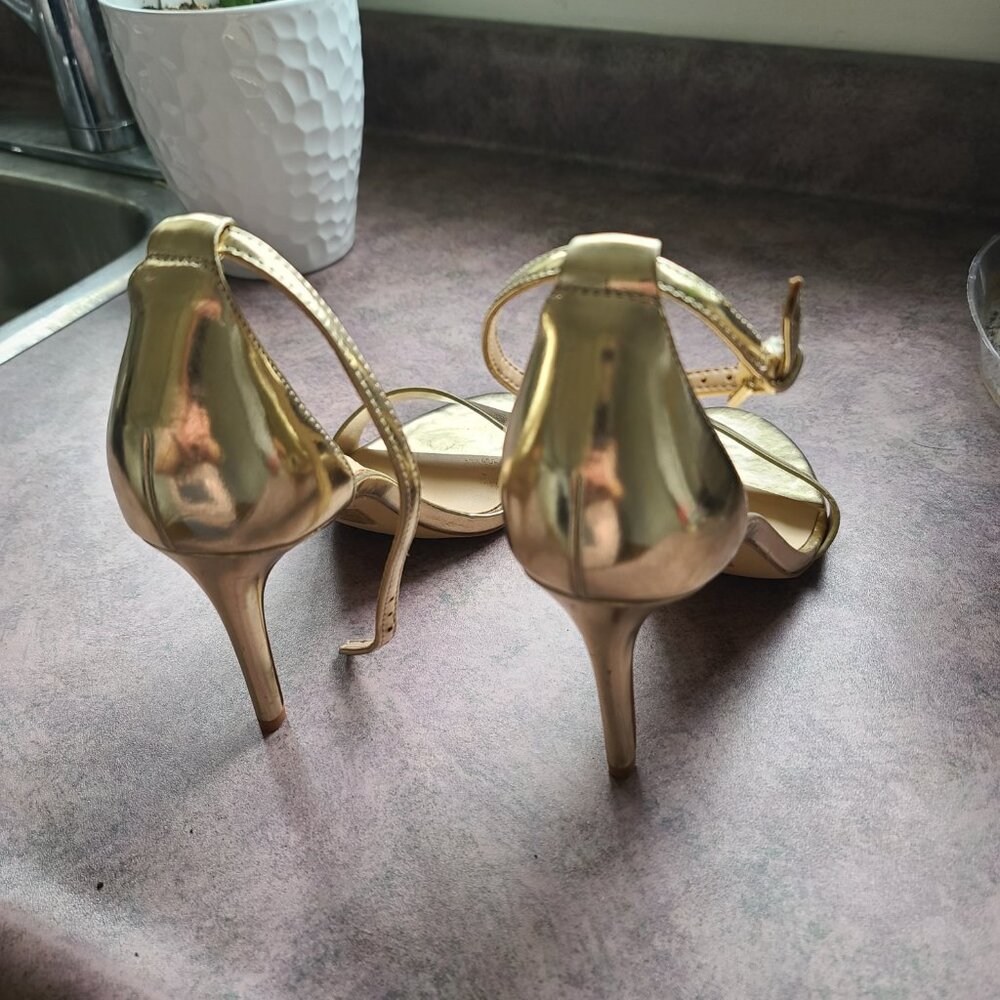 Aldo Renza Gold Stiletto Heels size 7.5 Metallic Finish Sandals